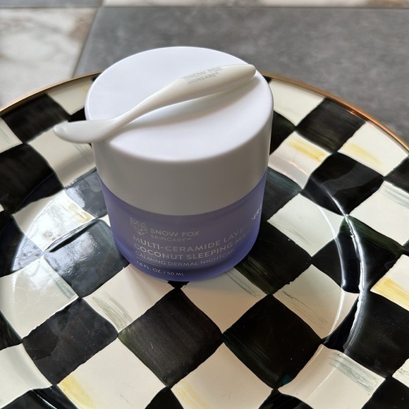 Snow Fox Lavender & Coconut Sleep Mask - Picture 2 of 2